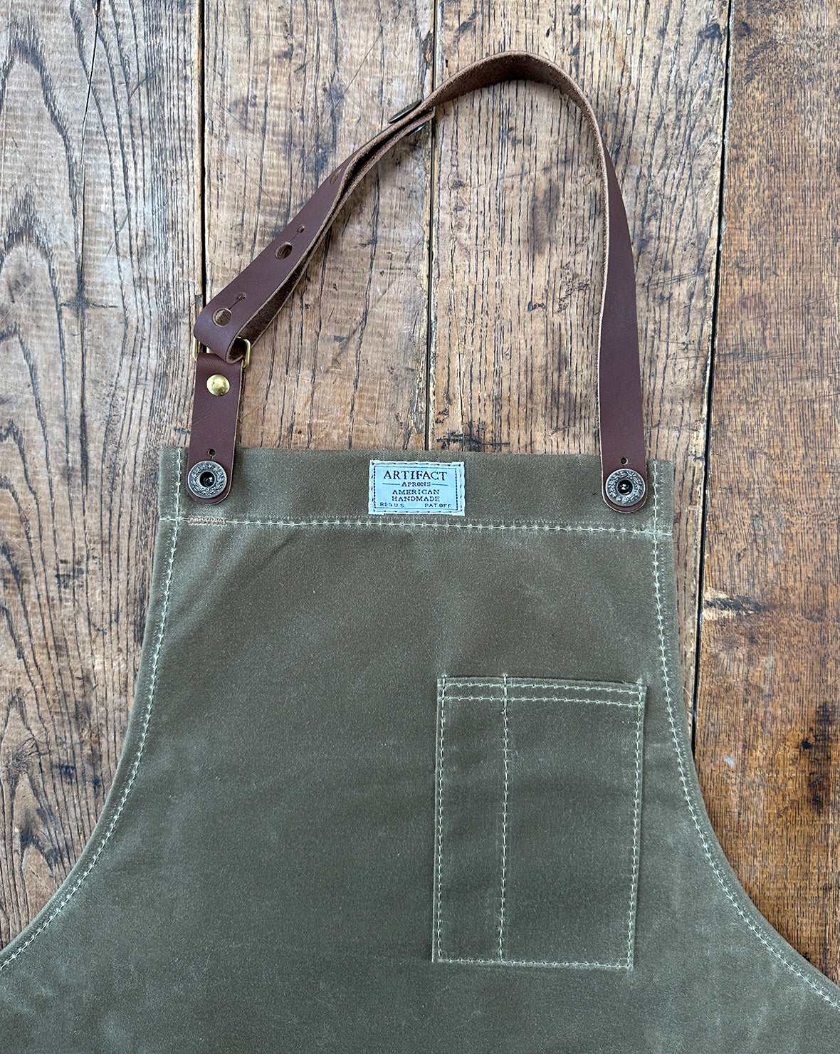 Garden & Harvest Apron in Waxed Canvas | No.448 | ARTIFACT