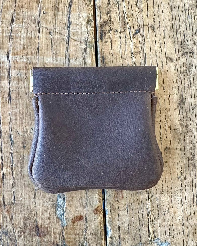 Squeeze Pouch in Leather