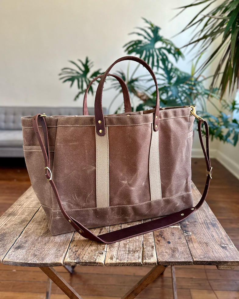 Utility Tote in Wax Canvas
