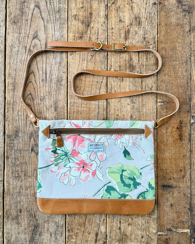 Small Crossbody Bag in Dove Bloom